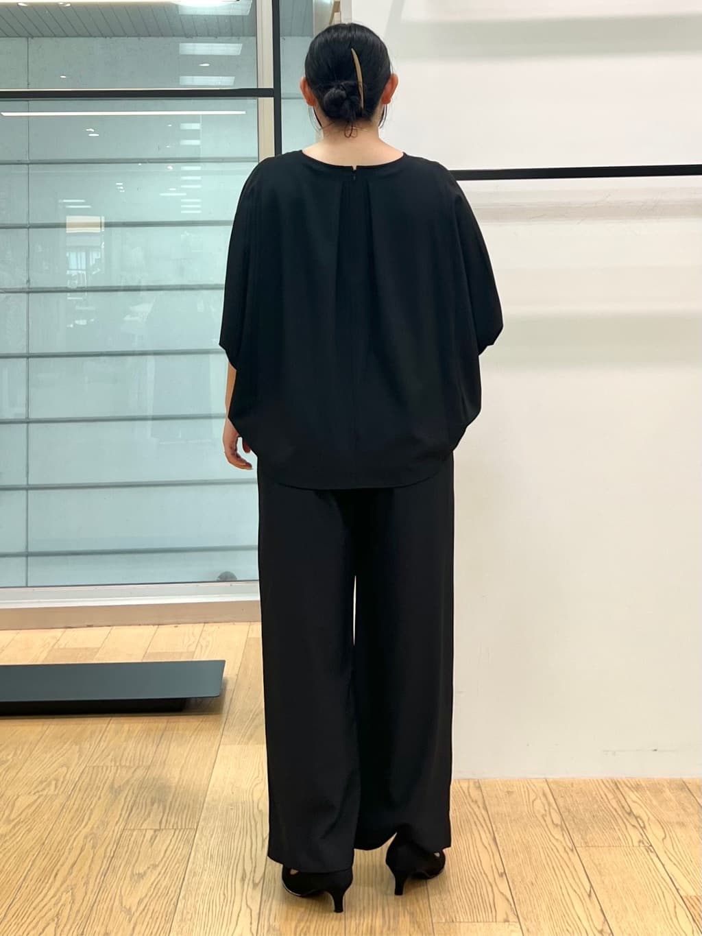 shimaさんの「INDIVI｜【体型カバー/SETUP可能】ジョーゼット　ドルマンブラウス」を使ったコーディネート