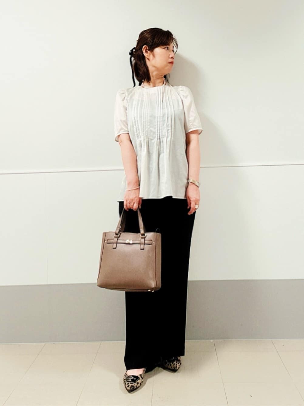 マキコさんの「Reflect｜【すっきり見え！長め丈】ピンタックデザインチュニックブラウス」を使ったコーディネート