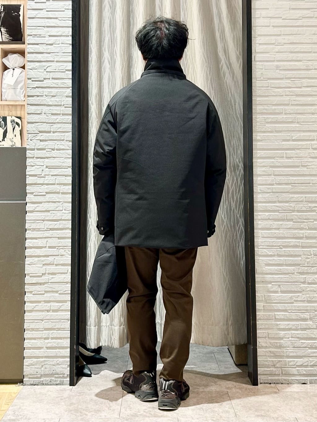 KENJI Iさんの「THE SHOP TK｜【軽くて、暖かい】SORONA／ソロナ 中綿ブルゾン 防風/軽量/洗濯機OK/フード脱着可」を使ったコーディネート
