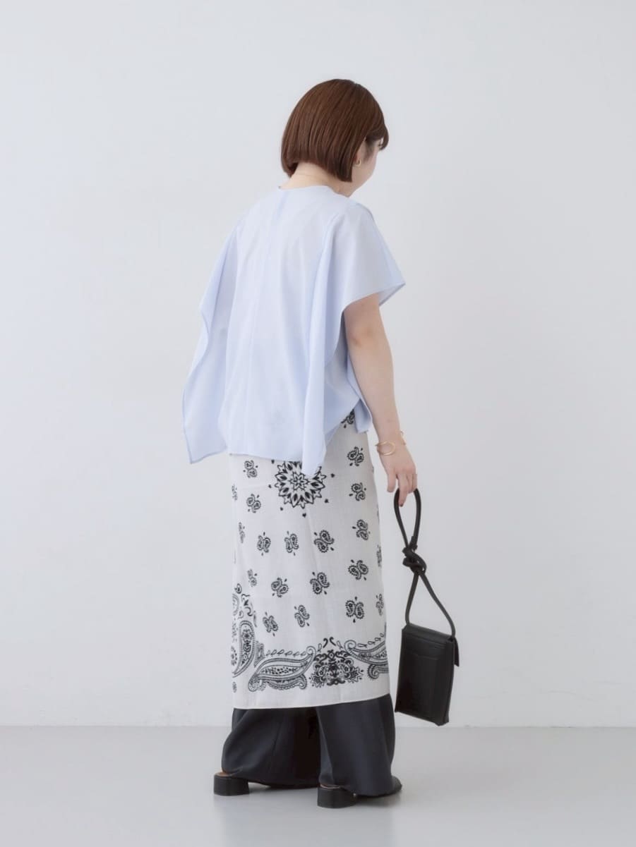 sakuさんの「INDIVI｜【体型カバー】スクエアブラウス」を使ったコーディネート
