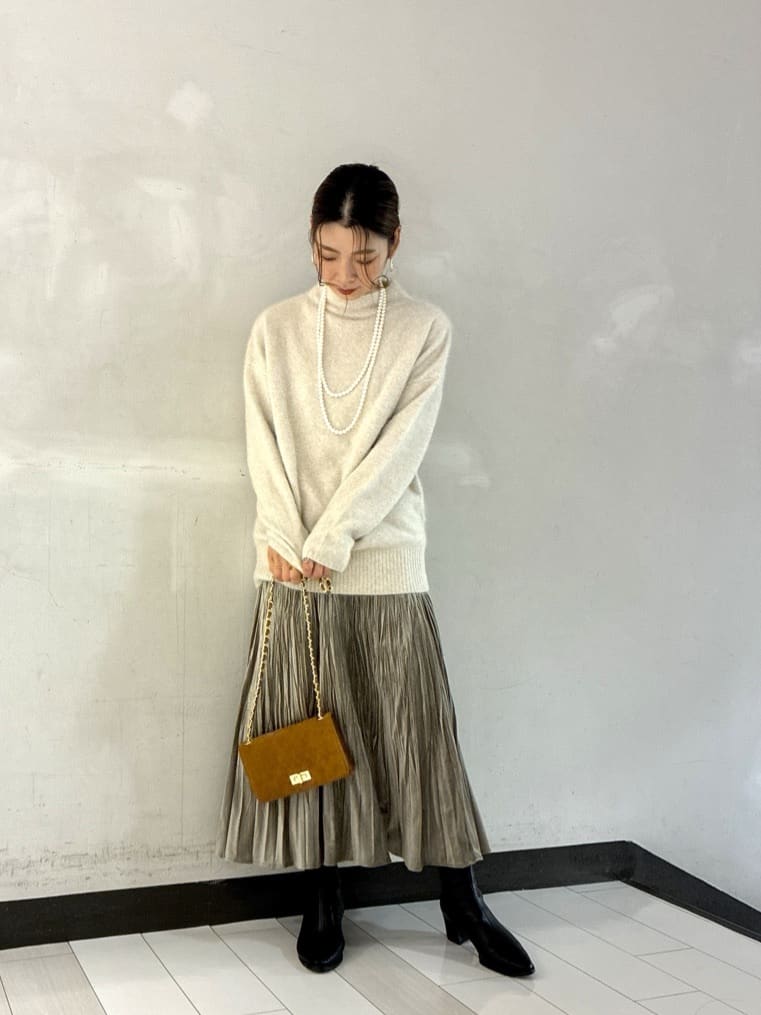 Rinさんの「UNTITLED｜【大人な品格/ふわふわニット】フォックスカシミヤ コクーンニット」を使ったコーディネート