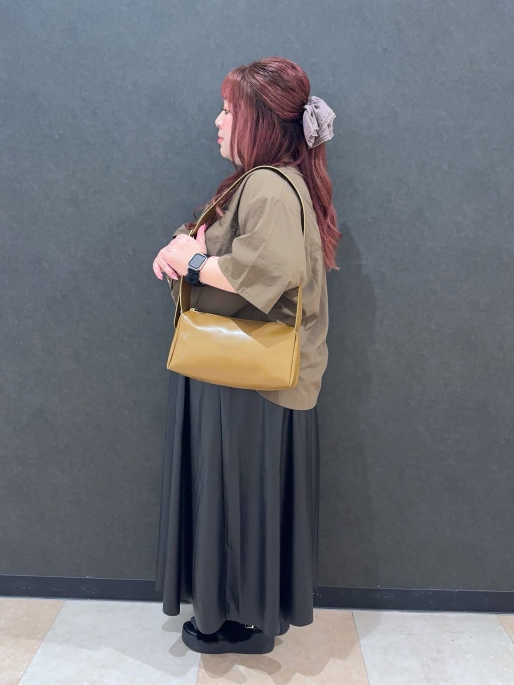 まやさんの「SHOO･LA･RUE｜【S-LL】大人の抜け感 合皮フレアスカート」を使ったコーディネート