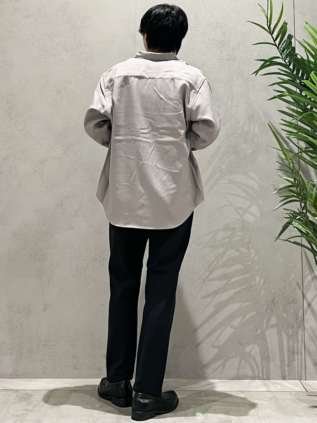 SHI-MAさんの「THE SHOP TK｜リンクスジオメトリック長袖Tシャツ【サスティナブル素材使用/洗濯機OK】」を使ったコーディネート