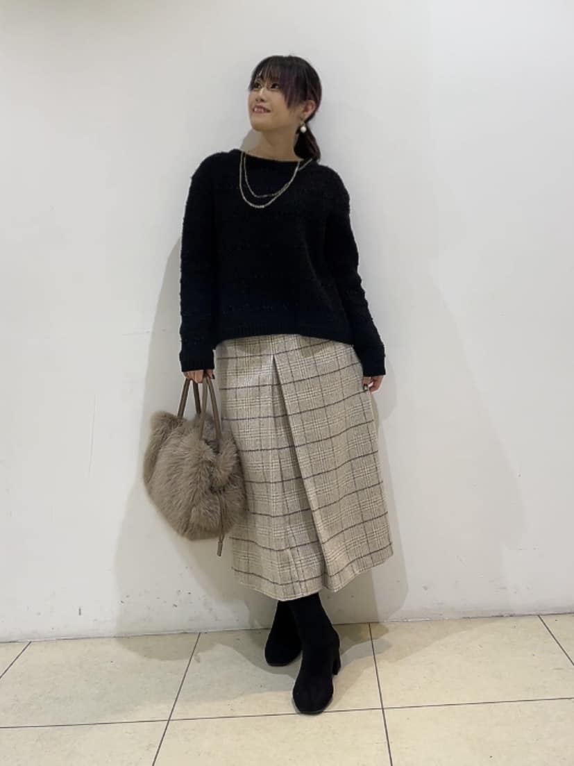 watanabeさんの「UNTITLED｜【ツイード調/コンパクト丈】ブークレーボートネックニット」を使ったコーディネート