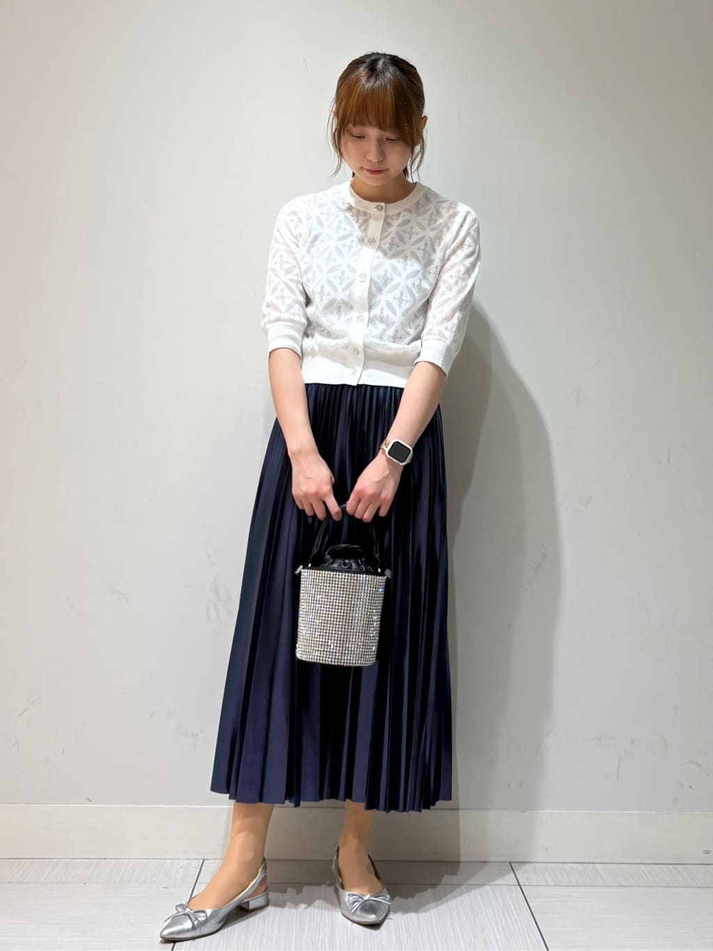 やなぎさんの「DRESSTERIOR｜◆【洗える/ストレッチ性/オンオフ】箔プリントプリーツスカート」を使ったコーディネート