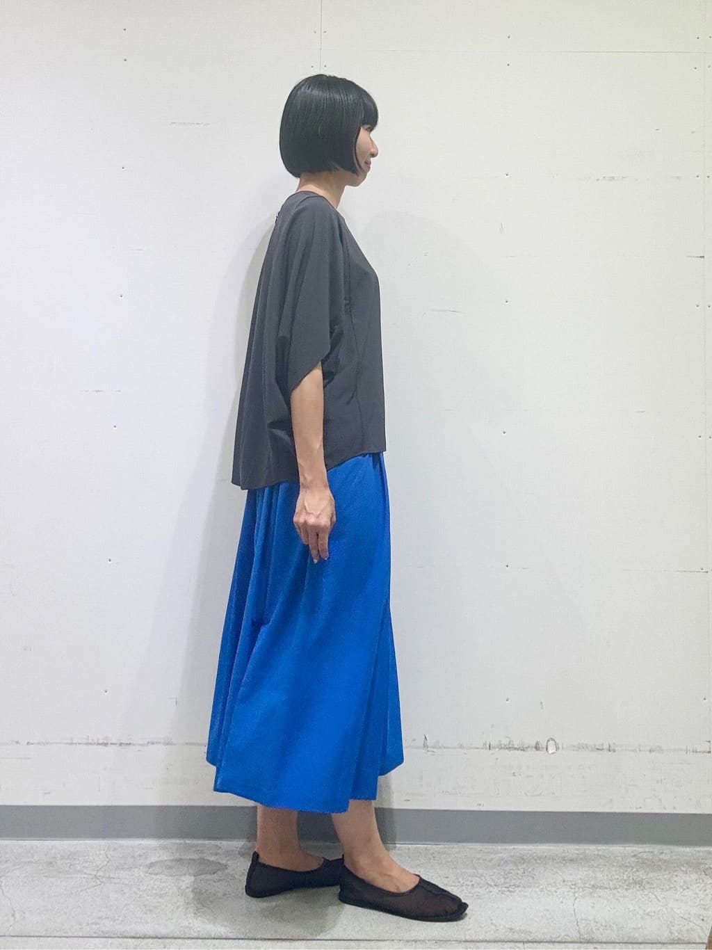 naoさんの「INDIVI｜【体型カバー/SETUP可能】ジョーゼット　ドルマンブラウス」を使ったコーディネート