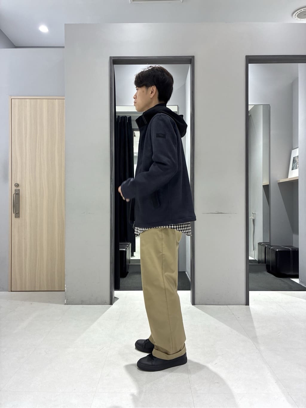 わいずみさんの「TAKEO KIKUCHI｜【JUST ONE LAYER】ダウンファブリック ジップアップ フード ブルゾン」を使ったコーディネート