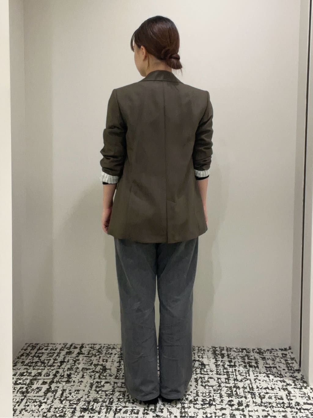 ELENAさんの「UNTITLED｜【8色展開/体型カバー】魅せるタイムレスニット」を使ったコーディネート