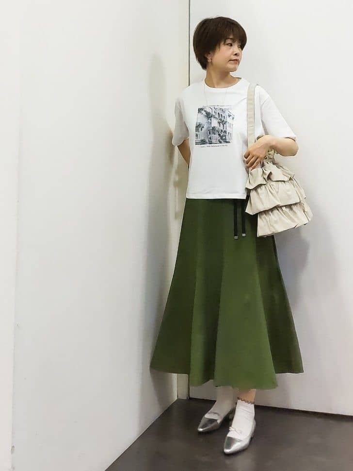 やまちゃんさんの「grove｜ドットで華やぐ　軽やかマーメイドスカート」を使ったコーディネート
