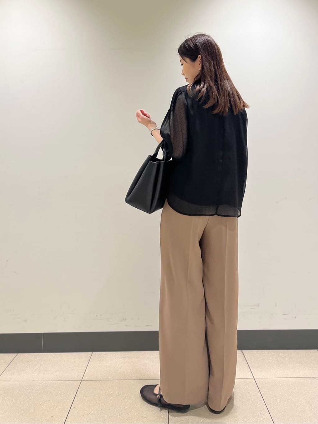 shokoさんの「INDIVI｜フロッキードットブラウス」を使ったコーディネート