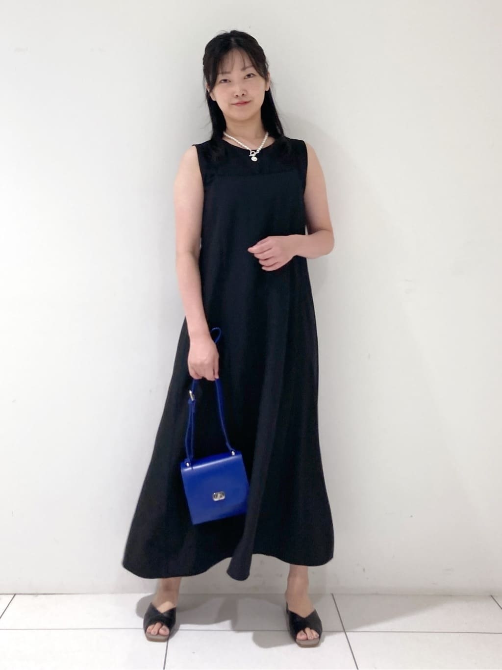 momokoさんの「INDIVI｜【UVケア】エアリージョーゼット キャミワンピース」を使ったコーディネート