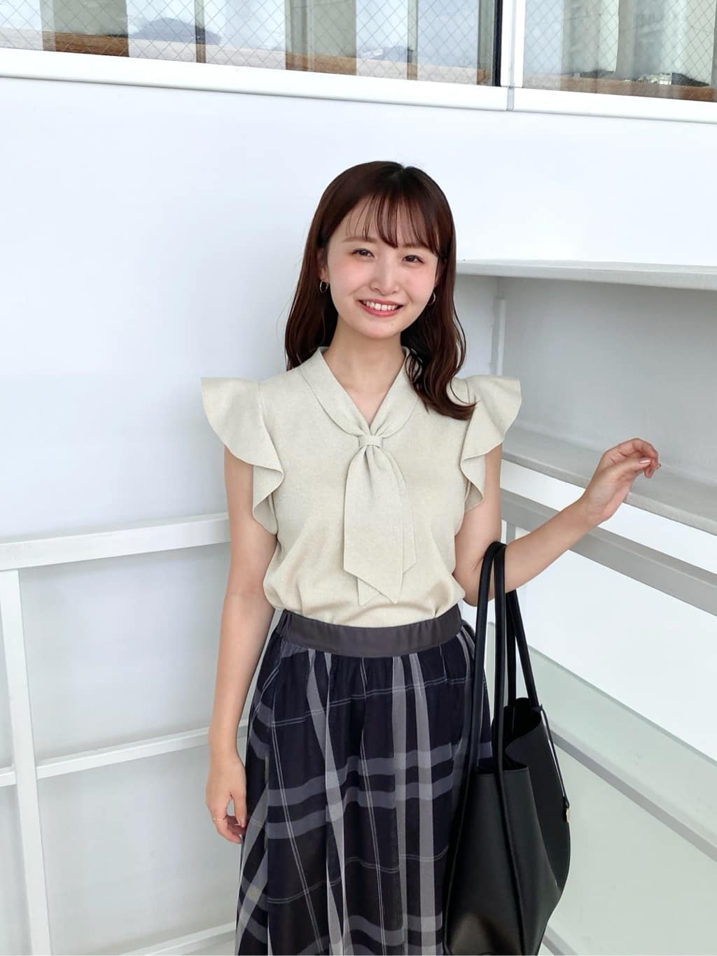 みさかさんの「index｜フレアスリーブボウタイニット【洗濯機洗い可／接触冷感／抗ピル】」を使ったコーディネート