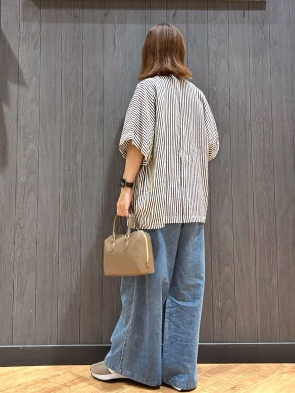 meiさんの「SHOO･LA･RUE｜【S-LL/汗ジミ軽減/ひんやり/UV】体型カバーに タック入りドルマントップス」を使ったコーディネート