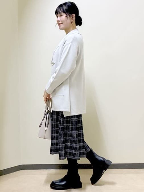  beni_gingerさんの「Reflect｜【コートインでもすっきり◎】チェック柄ニットドッキングワンピース」を使ったコーディネート
