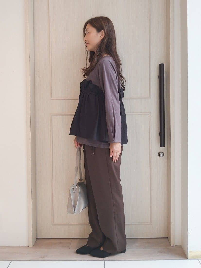 mi-saさんの「SHOO･LA･RUE｜【洗濯機可/S-LL】1枚で華やか フリルドッキングトップス」を使ったコーディネート