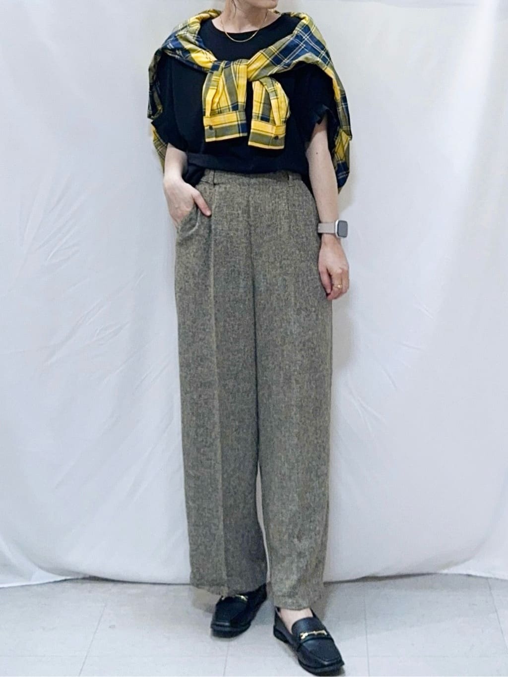 𝐇𝐢𝐫𝐨𝐦𝐢さんの「SHOO･LA･RUE｜【洗濯機可/S-LL】程よい抜け感 大人のチェックシャツ」を使ったコーディネート