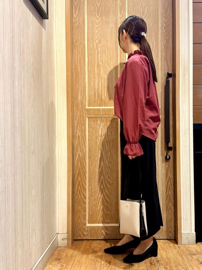 KAORIさんの「SHOO･LA･RUE｜【洗濯後しわになりにくい】ポケット付き ナロースカート」を使ったコーディネート