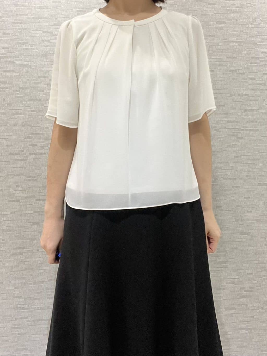 marikoさんの「Reflect｜【一枚着で着映え◎／ジャケットのインナーにも】フロント開きブラウス」を使ったコーディネート