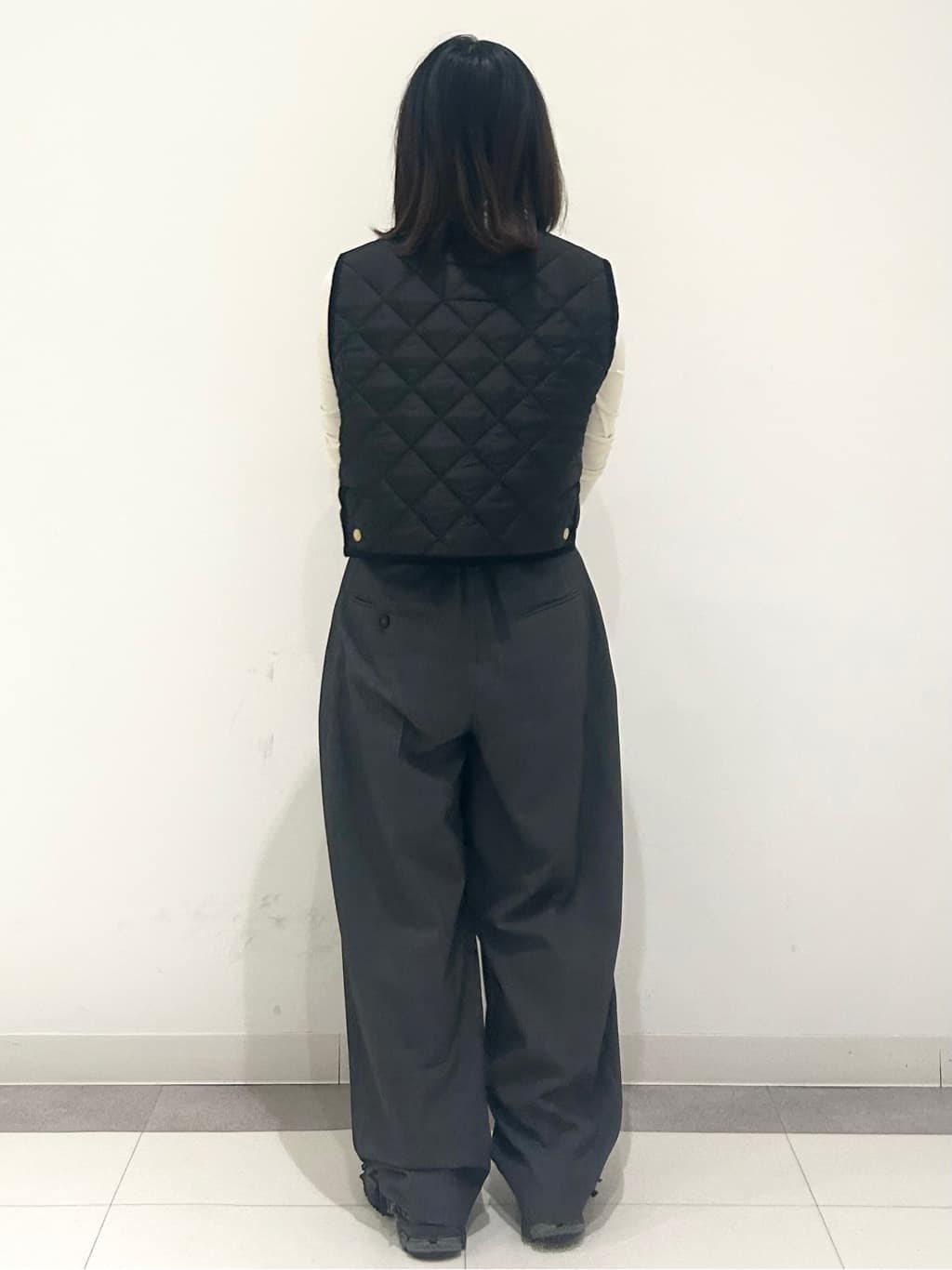 とりみさんの「DRESSTERIOR｜【インナー使いに最適/しっとり暖かな吸湿発熱素材】タートルネックプルオーバー」を使ったコーディネート