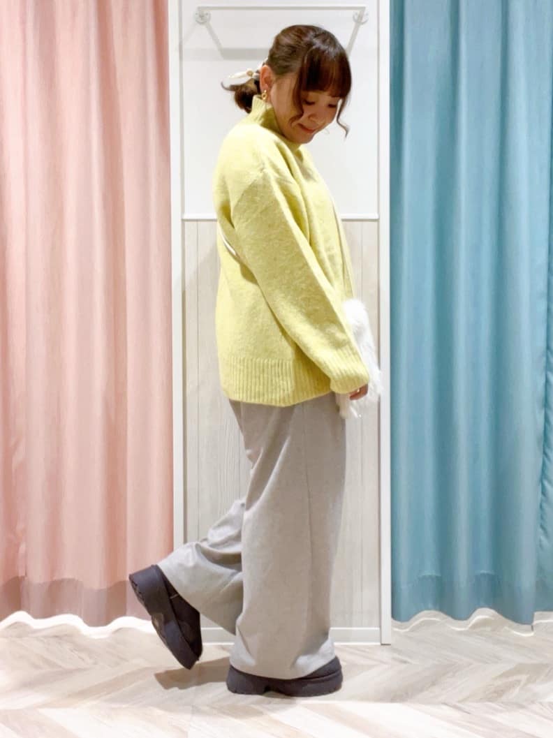 kitaさんの「SHOO･LA･RUE｜【洗濯機可/S-LL】インせず着られる ふわふわハイネックニット」を使ったコーディネート