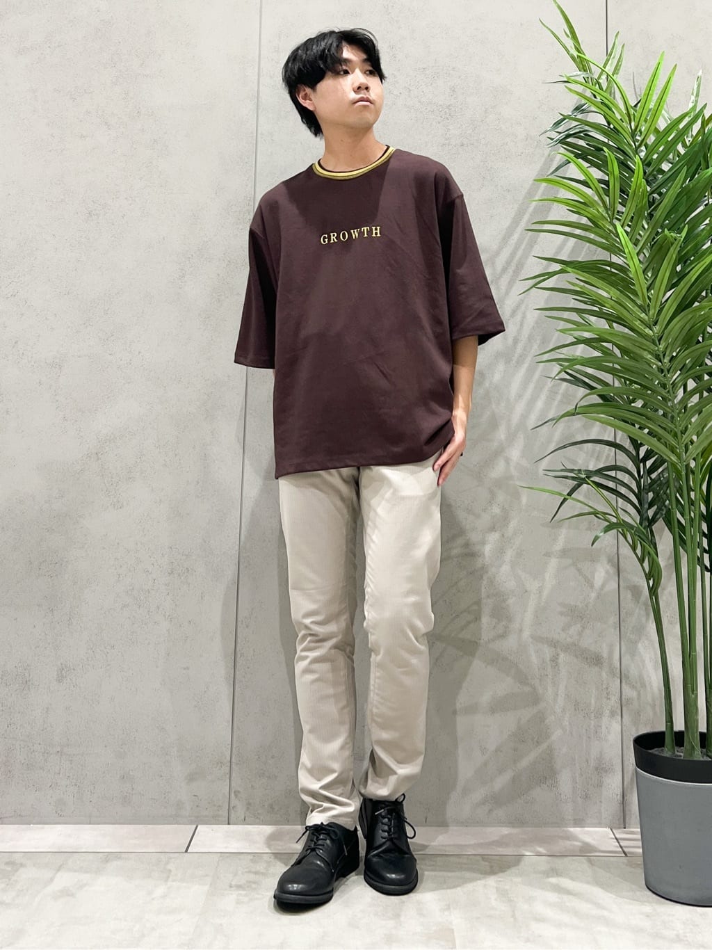 SHI-MAさんの「THE SHOP TK｜配色刺繍6分袖Tシャツ 【ビッグシルエット／洗濯機OK】」を使ったコーディネート