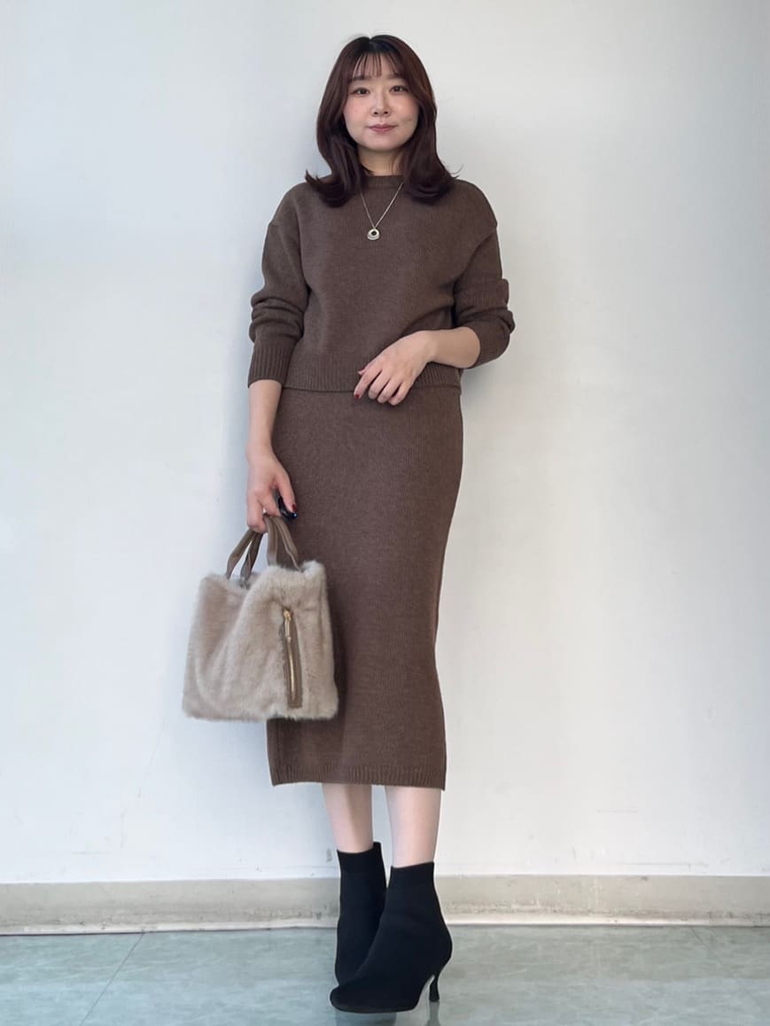 KAHOさんの「UNTITLED｜【セットアップ可/ゆったり】ウール混ラメニット」を使ったコーディネート