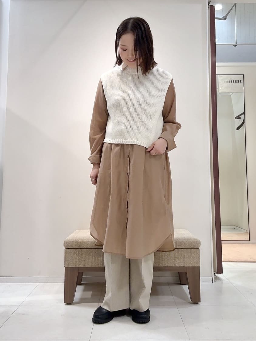 YUIさんの「UNTITLED｜【レイヤード/前ボタン】2WAYニットベスト」を使ったコーディネート