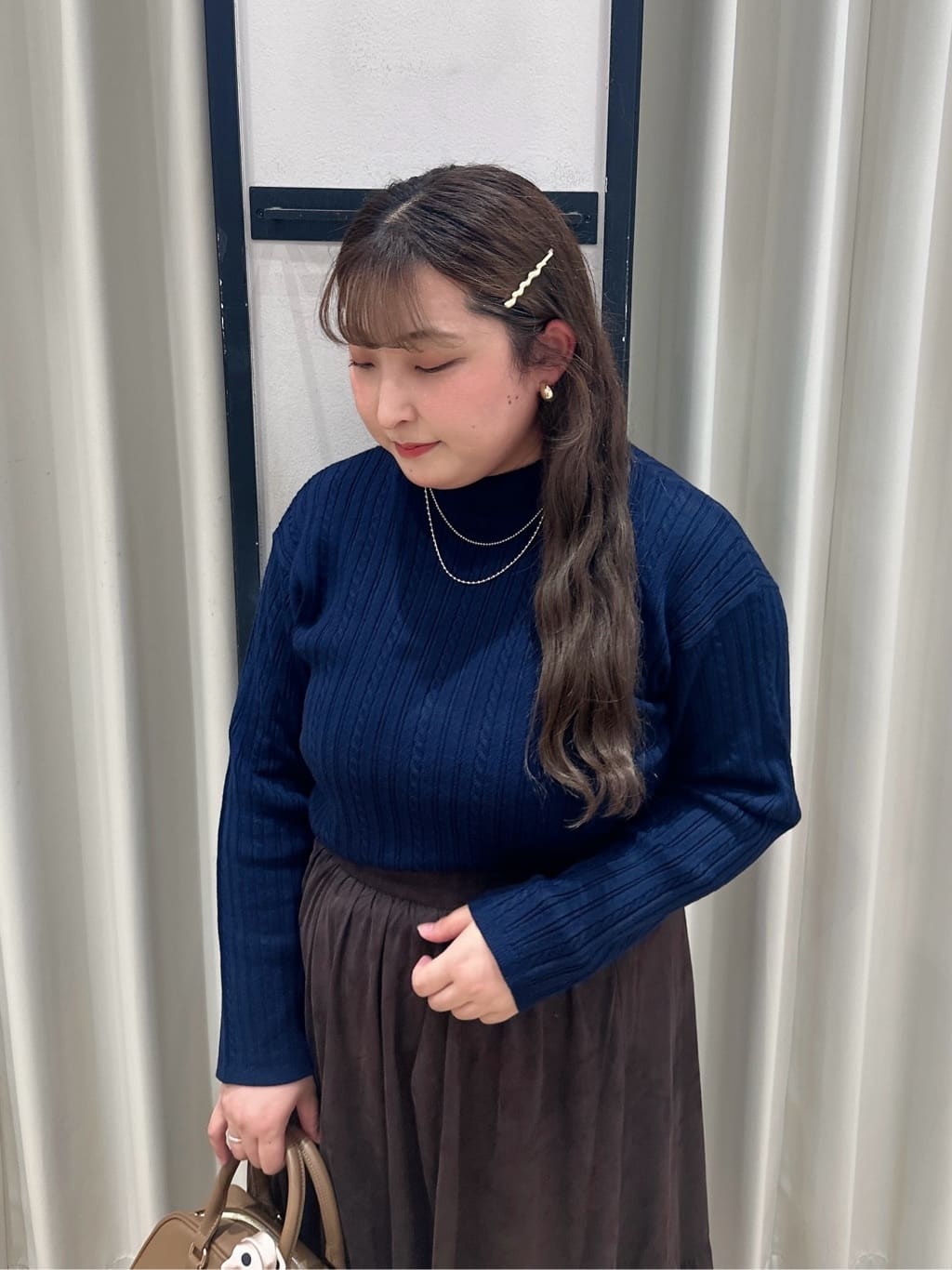 suzuさんの「grove｜【毛玉軽減／洗える】クロップドミニケーブルニット」を使ったコーディネート
