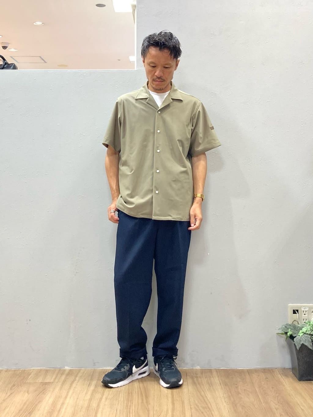 シュンさんの「TAKEO KIKUCHI｜【COOL CITY WEAR】エアートール オープンカラーシャツ /接触冷感・通気性」を使ったコーディネート