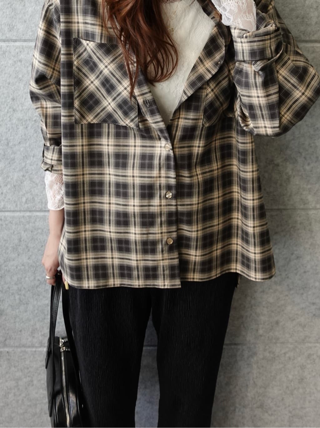 mitsukiさんの「INDIVI｜オンブレチェックシャツ」を使ったコーディネート