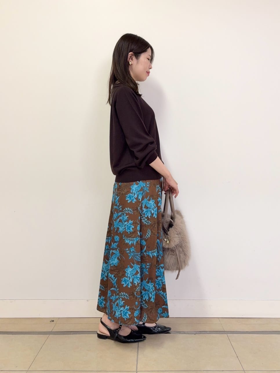 asamiさんの「UNTITLED｜【セットアップ可/ウエストゴム】オーナメントフラワー スカート」を使ったコーディネート