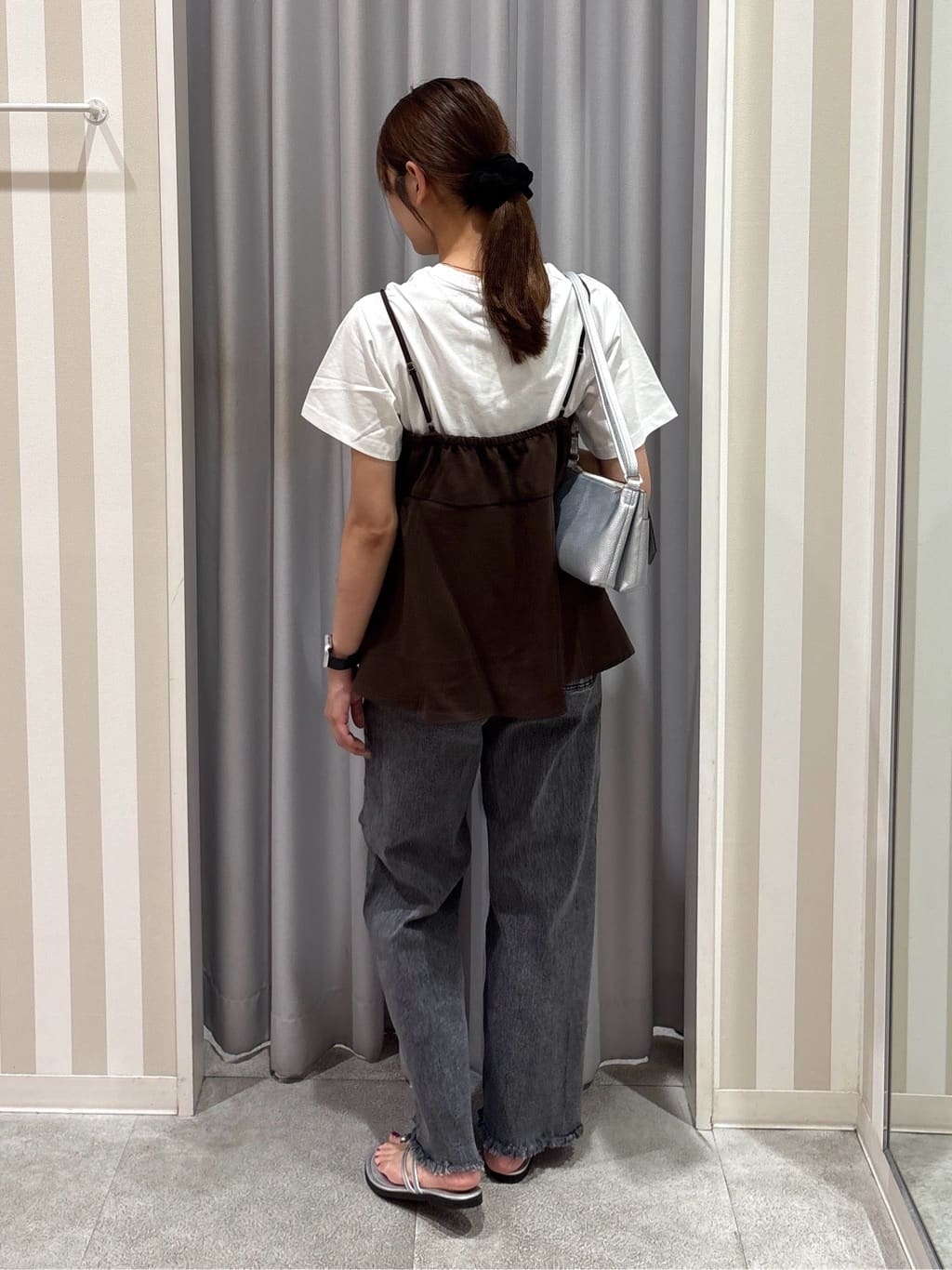Rikaさんの「SHOO･LA･RUE｜【S-LL/裏ひんやり/ストレッチ】ワイドストレートデニムパンツ」を使ったコーディネート