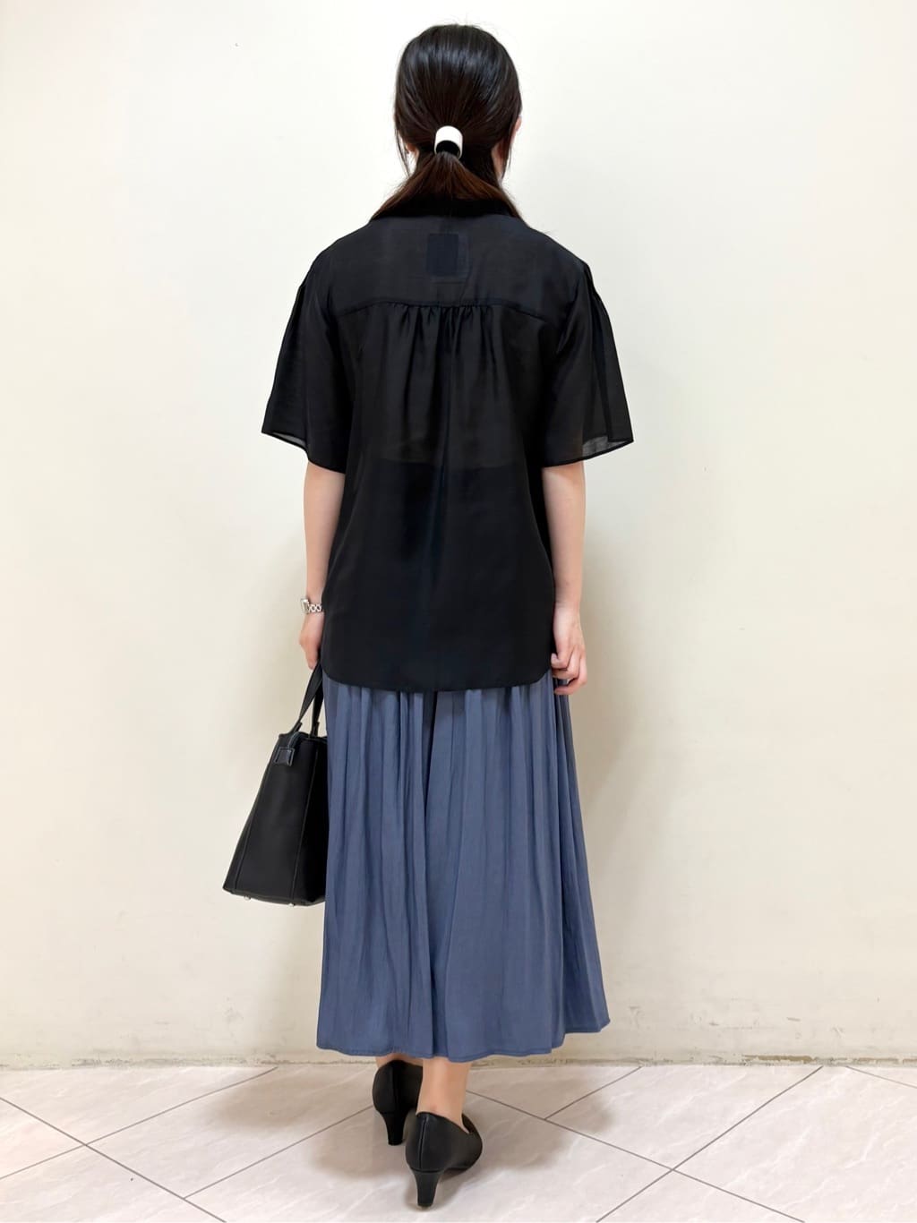 mikiさんの「Reflect｜【選べる5色◎／マシンウォッシュ可】シャーリングデザインブラウス」を使ったコーディネート