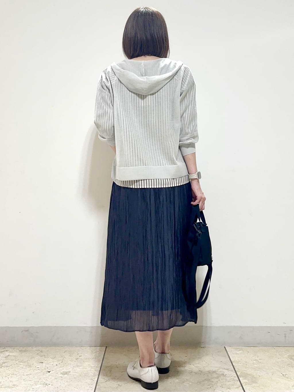 イト子さんの「Reflect｜【寒暖差対策に◎／手洗い可／旅行や通勤に】フード付きシアーカーディガン」を使ったコーディネート