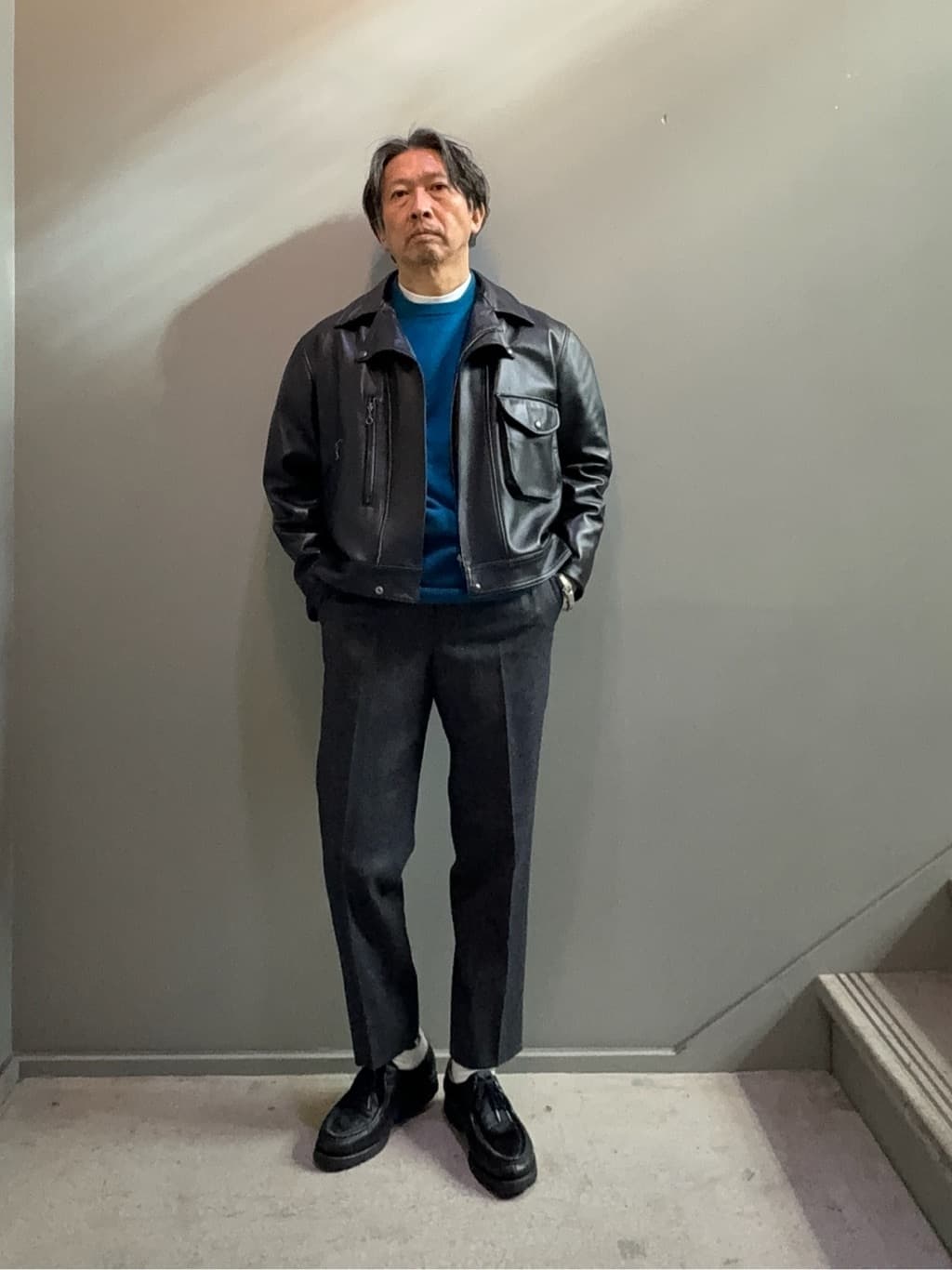 デザイナーTAKEman さんの「TAKEO KIKUCHI｜【Air Palette Knit】ワンポイント カラーニット プルオーバー」を使ったコーディネート