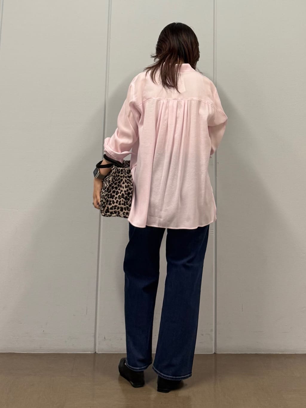 mizukiさんの「INDIVI｜【体型カバー／清涼感】シアーオーバーシャツ」を使ったコーディネート