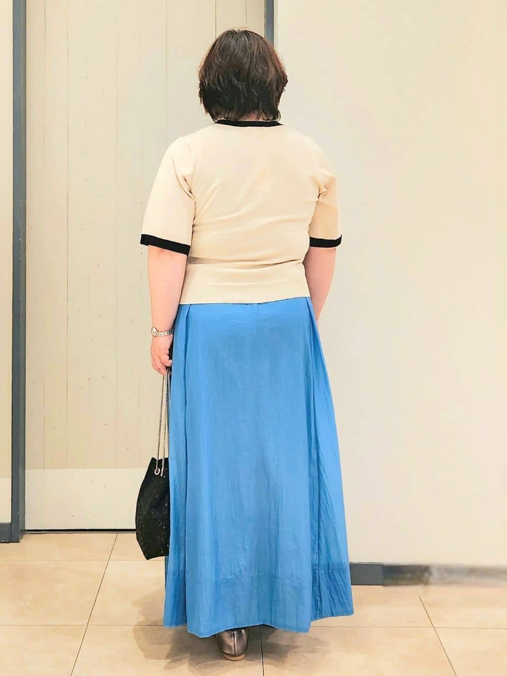 minoriさんの「grove｜透け感がムードある 大人のタックギャザースカート」を使ったコーディネート