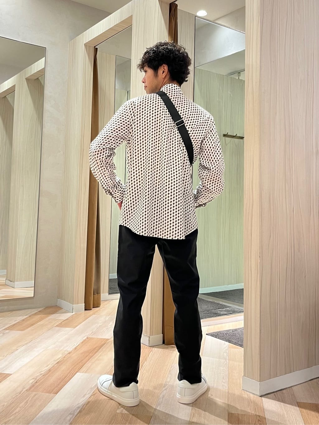 URAさんの「TAKEO KIKUCHI｜ボーラーハット柄 長袖シャツ」を使ったコーディネート