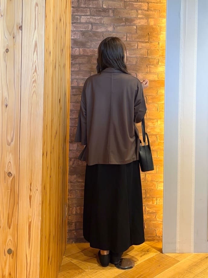mieさんの「SHOO･LA･RUE｜【S-LL/ひんやり】さらっとしたタッチが心地よい ダブルブレストジャケット」を使ったコーディネート