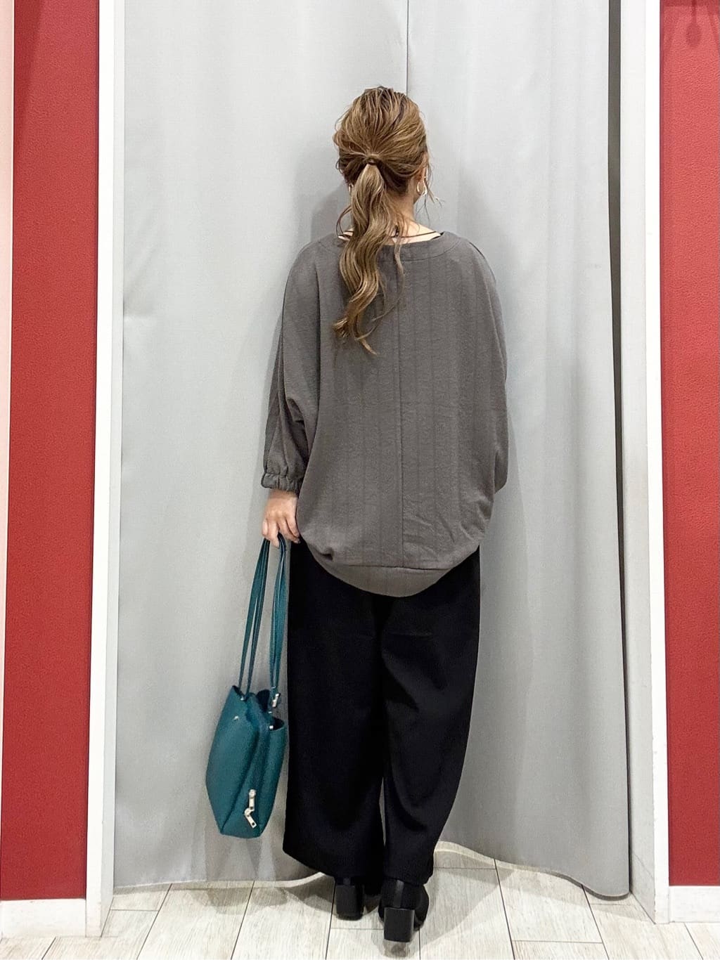 shioさんの「SHOO･LA･RUE｜【S-LL/7分袖】ゆるシルエットが心地よい ドルマントップス」を使ったコーディネート