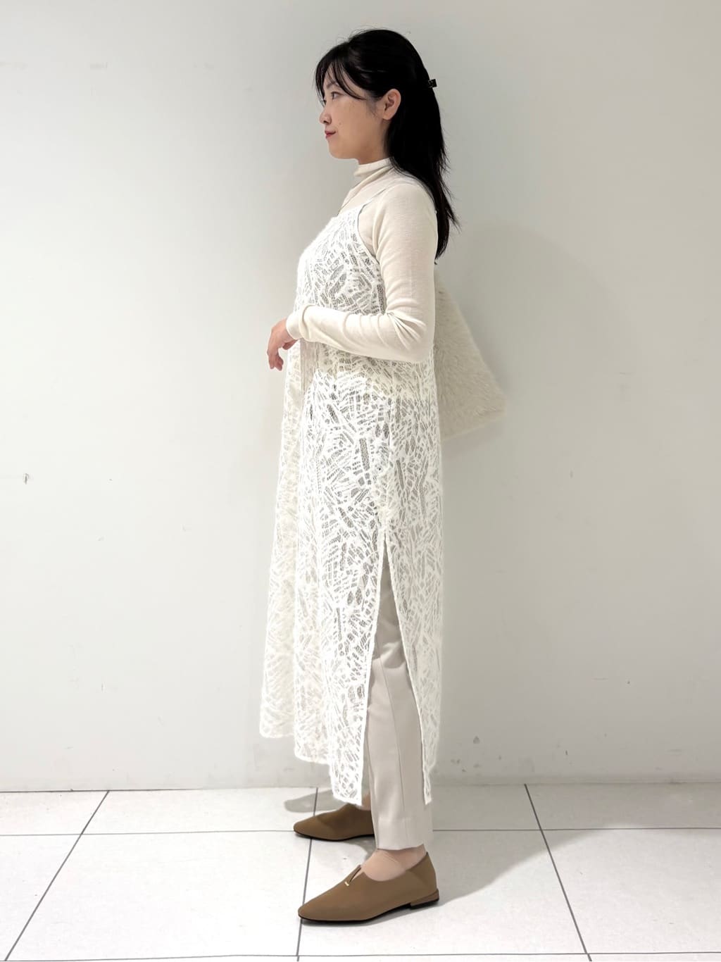 momokoさんの「INDIVI｜【レイヤード◎】レースキャミドレス」を使ったコーディネート