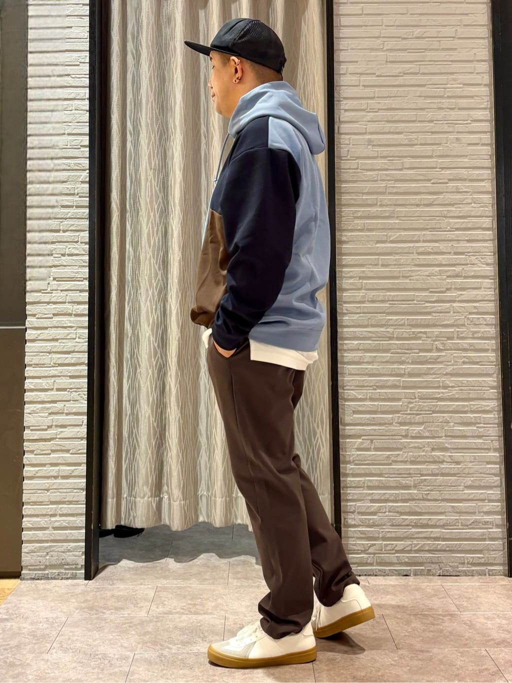 Pーyamaさんの「THE SHOP TK｜【一枚で着映える】ポンチブロッキングパーカ 洗濯機OK」を使ったコーディネート