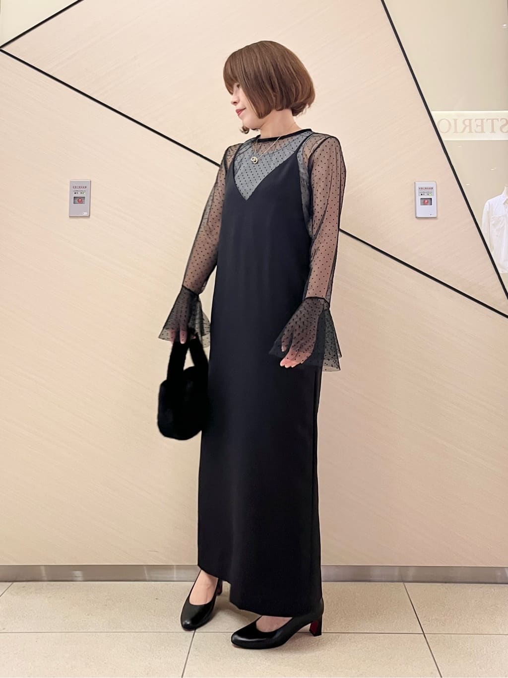 yahataさんの「DRESSTERIOR｜◆コンパクトフェイクファーバッグ」を使ったコーディネート