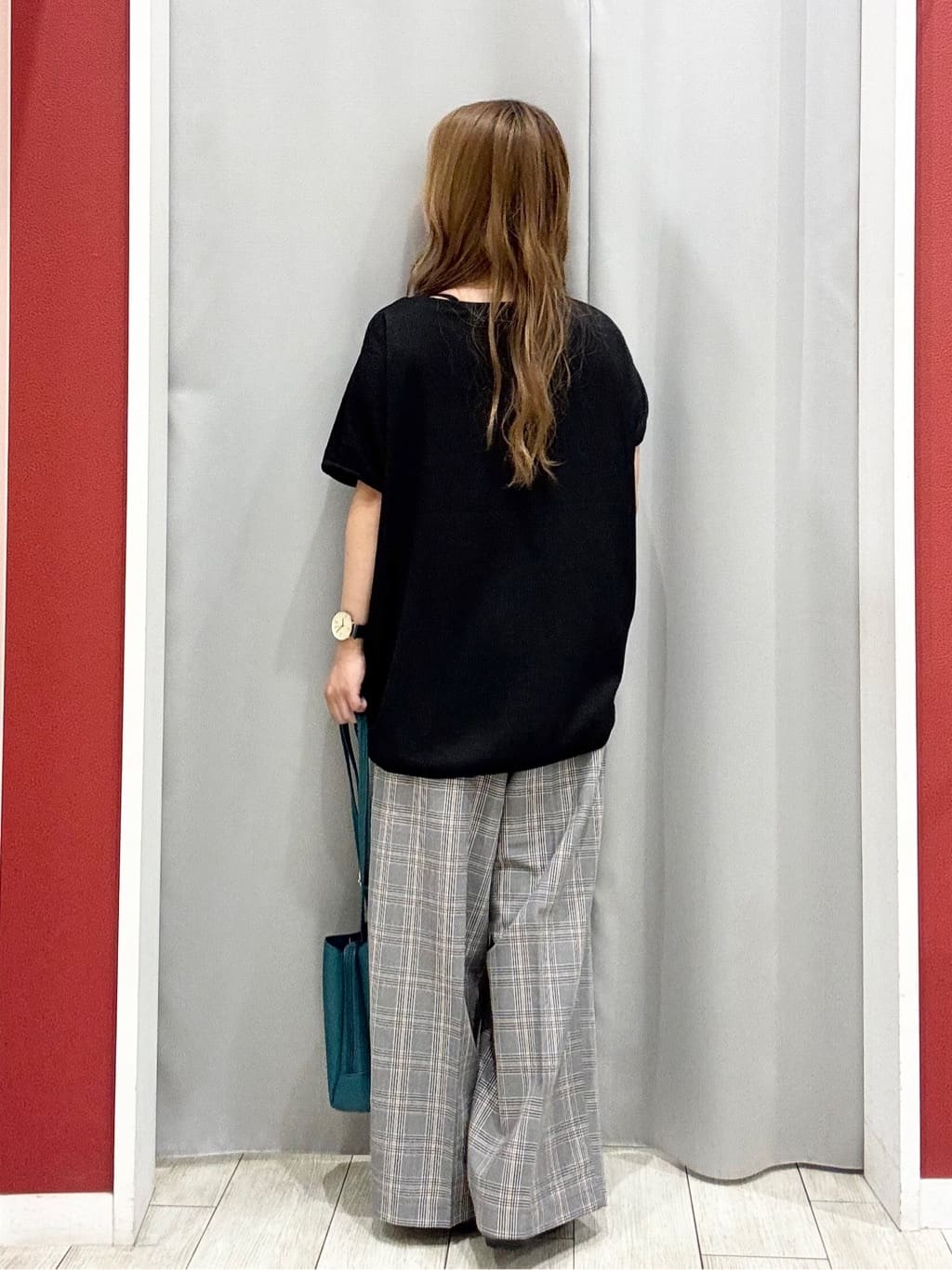 shioさんの「SHOO･LA･RUE｜【S-LL】ブラウス見えする 軽やかな着心地の しぼしぼトップス」を使ったコーディネート