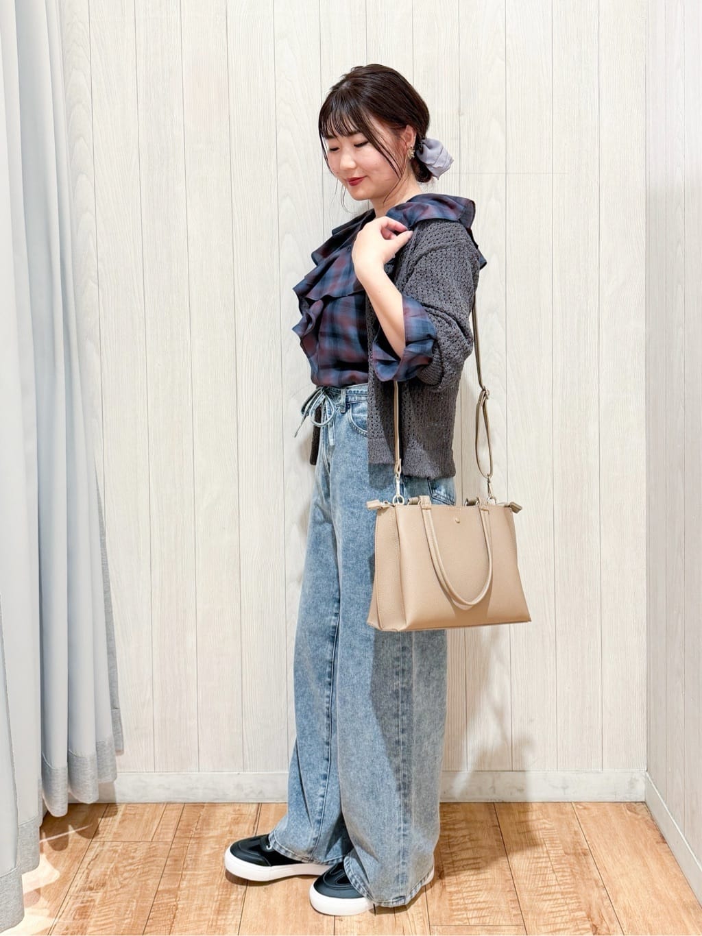 愛さんの「SHOO･LA･RUE｜コード刺繍アソートメッシュカーディガン」を使ったコーディネート