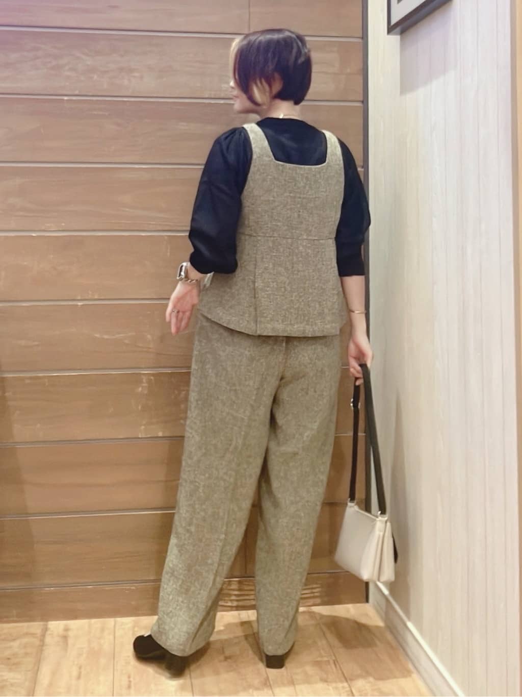 aaamiさんの「SHOO･LA･RUE｜【2点セット】着るだけで決まる クラシカルなツイード調セットアップ」を使ったコーディネート