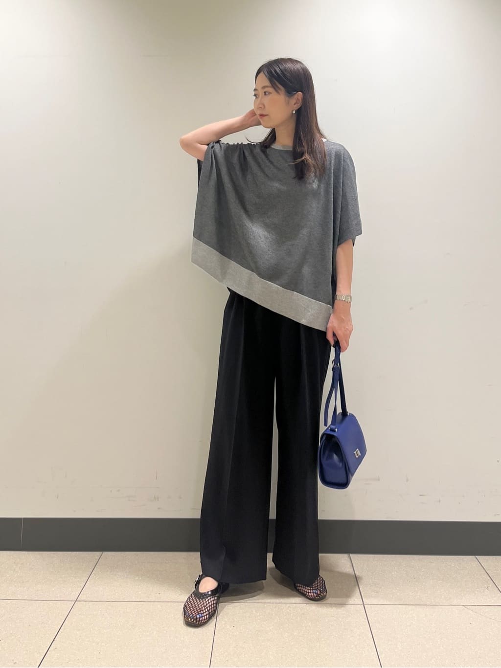 shokoさんの「INDIVI｜【洗える／二の腕カバー】バイカラーラメニット」を使ったコーディネート