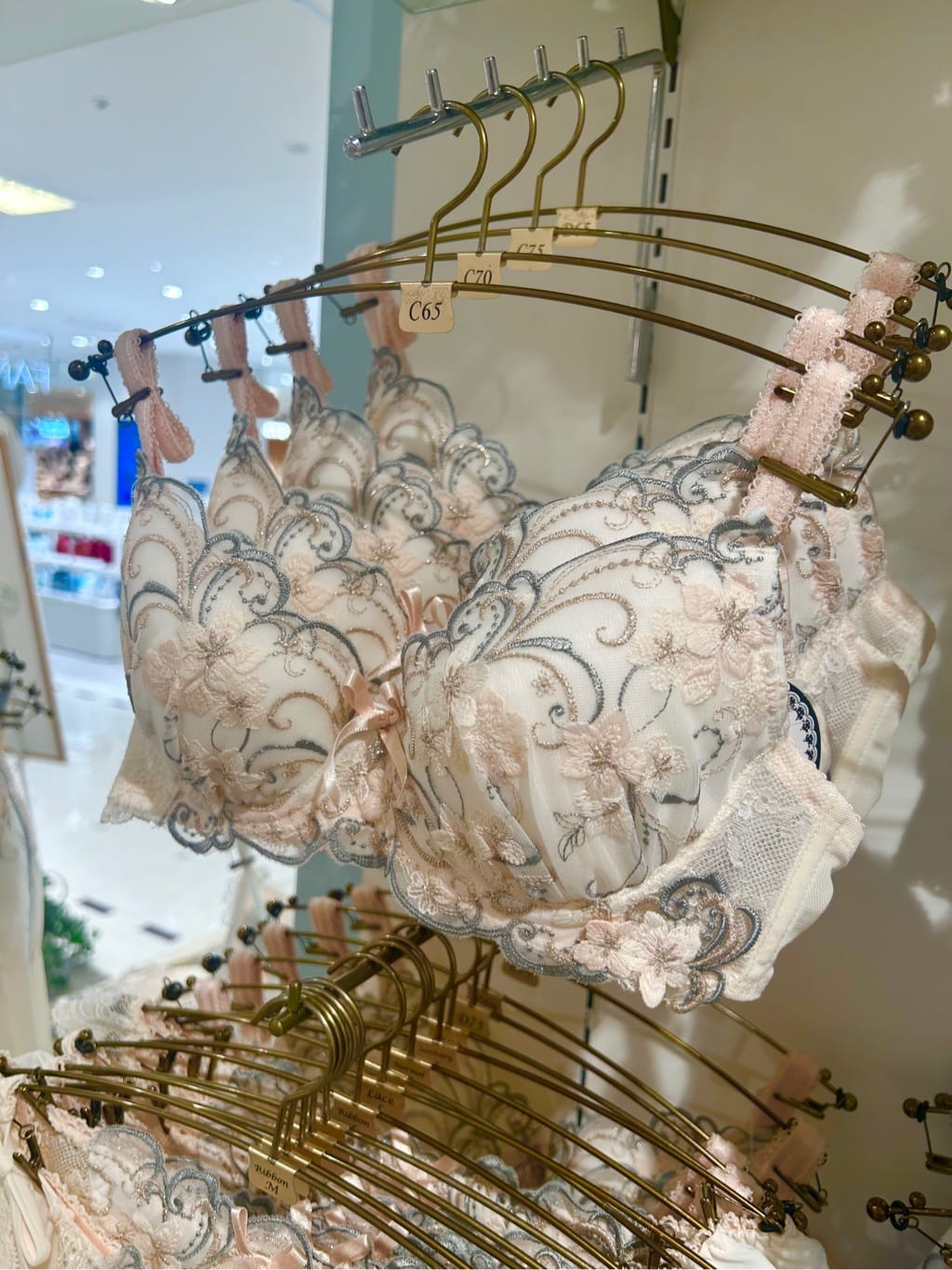 hachiさんの「Risa Magli｜アイシャ ブラジャー （D-F） ＜サイドシェイプ＞」を使ったコーディネート