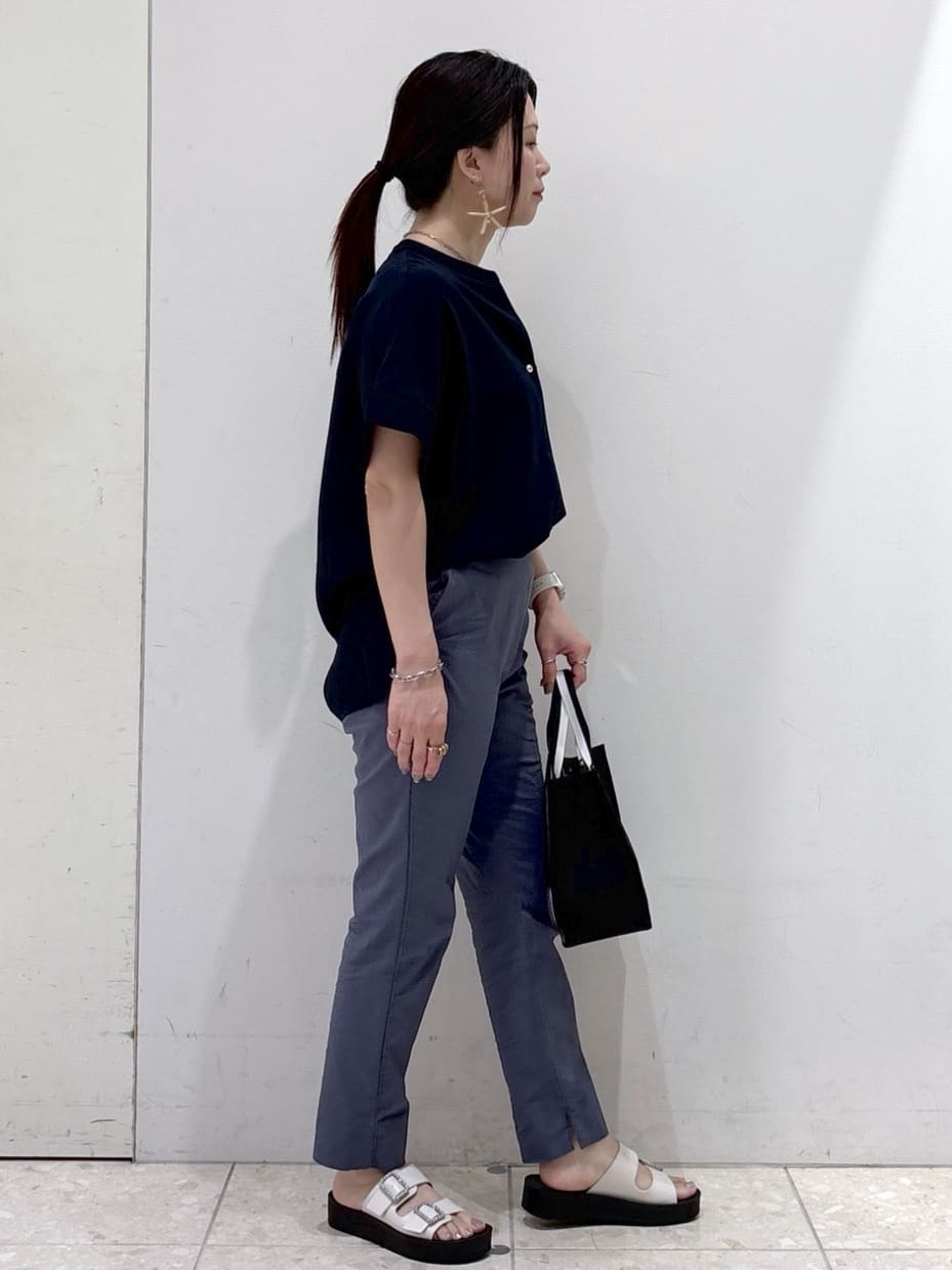 mameさんの「OPAQUE.CLIP｜《5色展開／SS-LLサイズ》スキッパー金ボタンブラウス／セットアップ対応【防シワ／ストレッチ／洗濯」を使ったコーディネート
