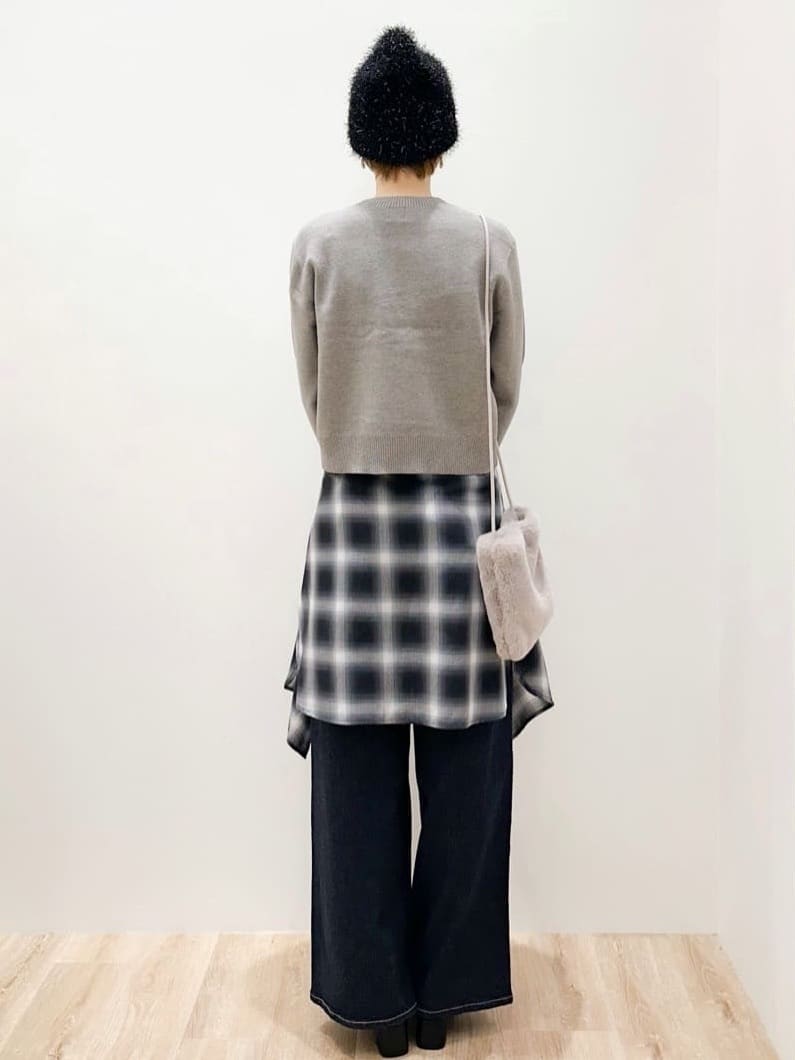 yurieさんの「OPAQUE.CLIP｜チェーン刺繍ロゴニット【洗濯機OK】」を使ったコーディネート